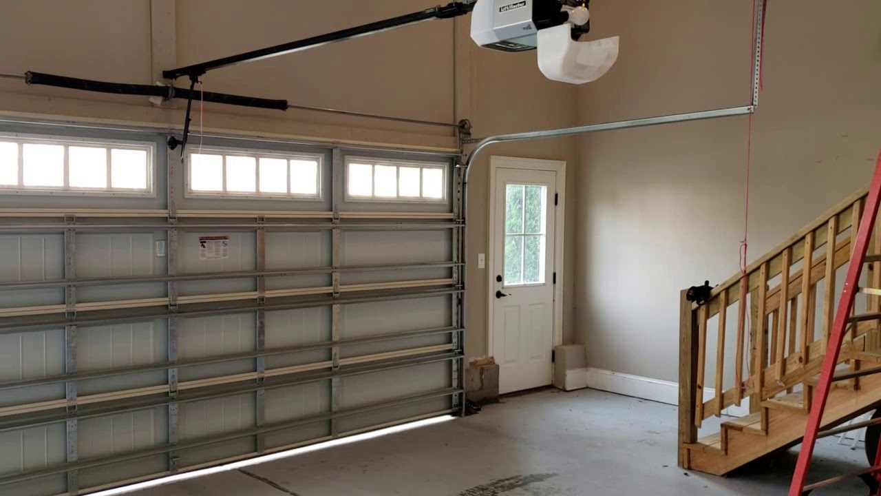 Top Garage Door Styles for Santa Maria Homes